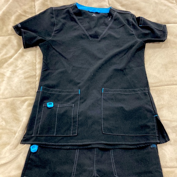 Scrubs - Picture 2 of 5